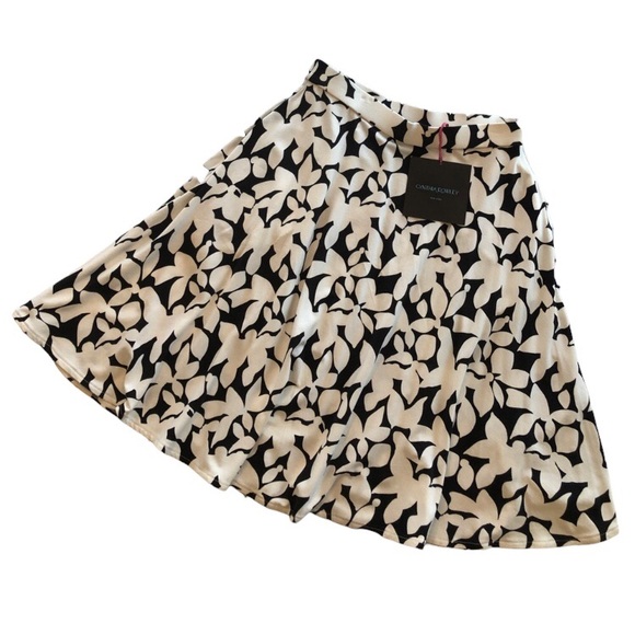 Cynthia Rowley Dresses & Skirts - NWOT Cynthia Rowley Black & White Printed Flared Skirt